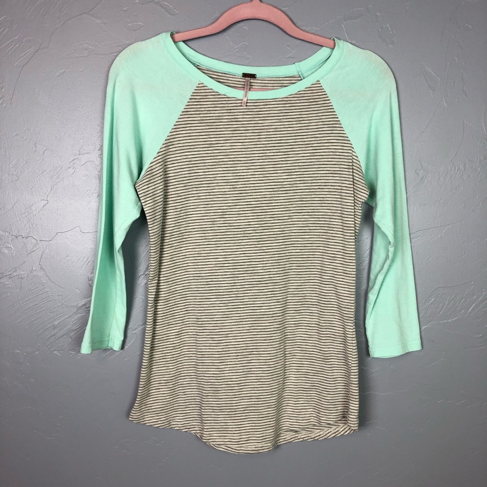 🐢Poof baseball tee size S